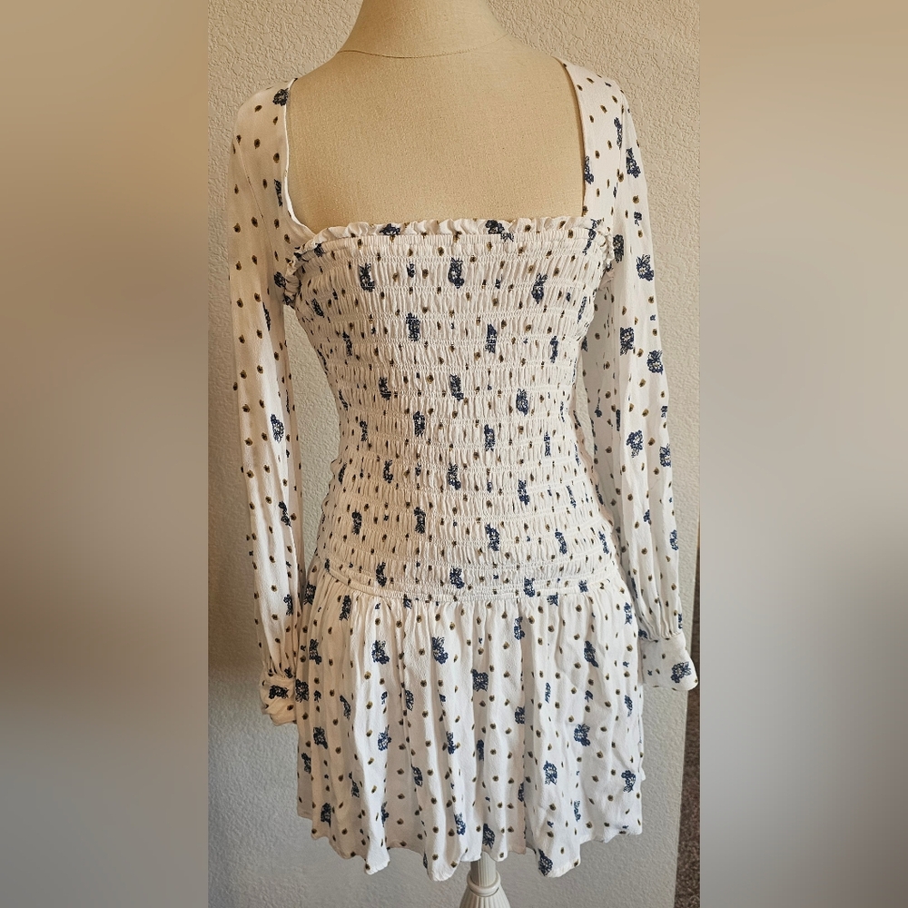 FREE PEOPLE Two Faces Long Sleeve Ruched Short BoHo Floral Dress White/blue. XS - Picture 12 of 16